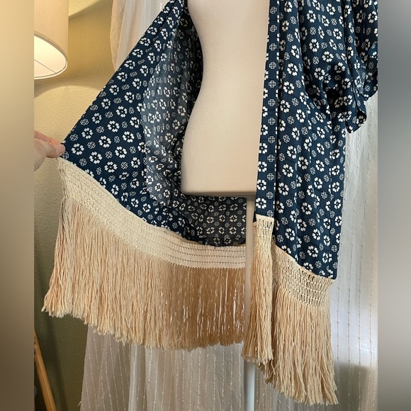 One Size Patterned Fringe Festival Robe - Picture 4 of 6